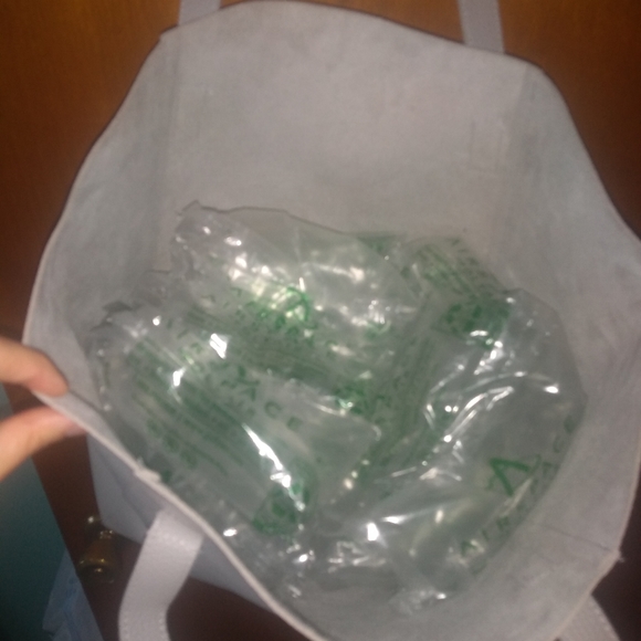 Unbranded - Large Gray Faux Leather Tote - Picture 6 of 6